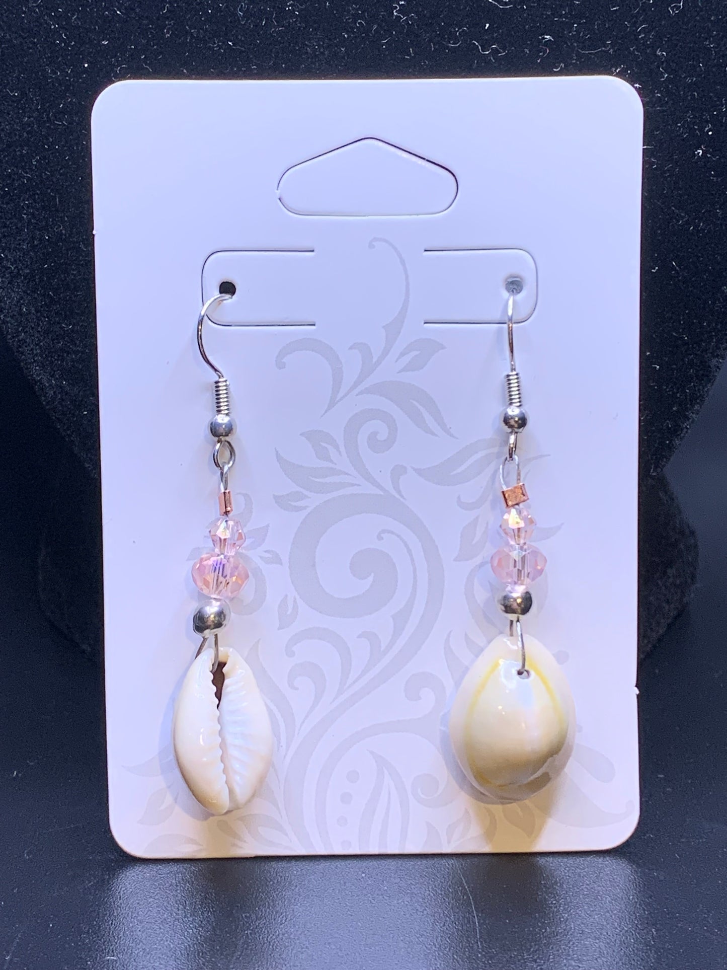 Amaris Makes Good - Dangle Shell Earrings w/ Bead