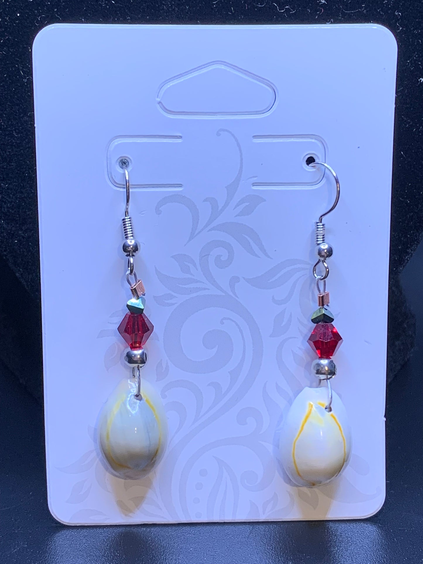 Amaris Makes Good - Dangle Shell Earrings w/ Bead