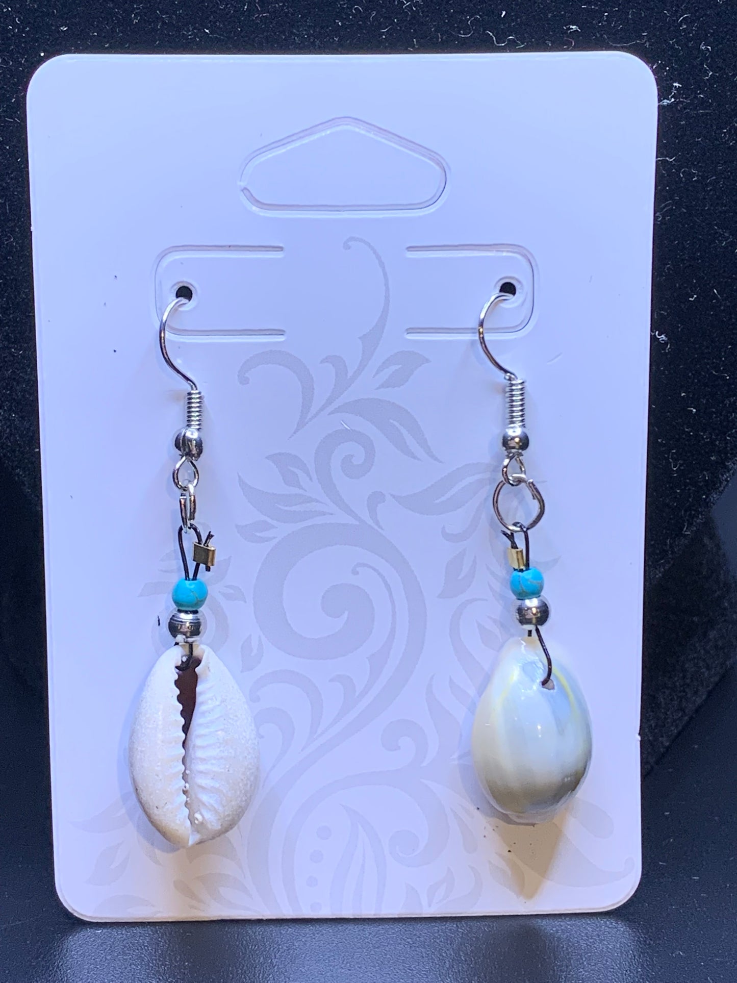 Amaris Makes Good - Dangle Shell Earrings w/ Bead