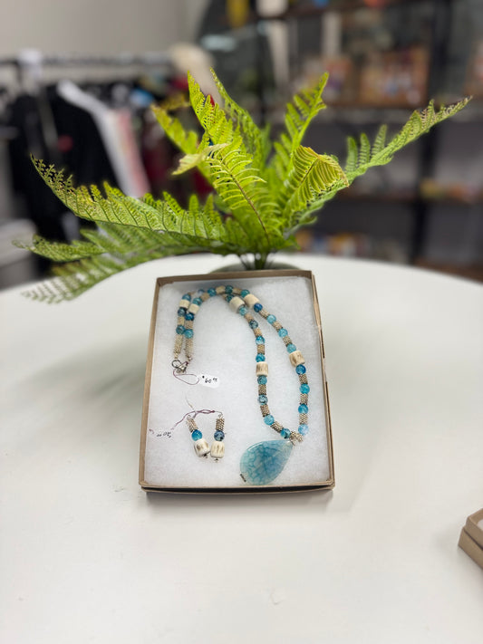Necklace set with earrings