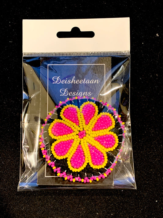 Kylie Kookesh - Beaded Floral Popsockets