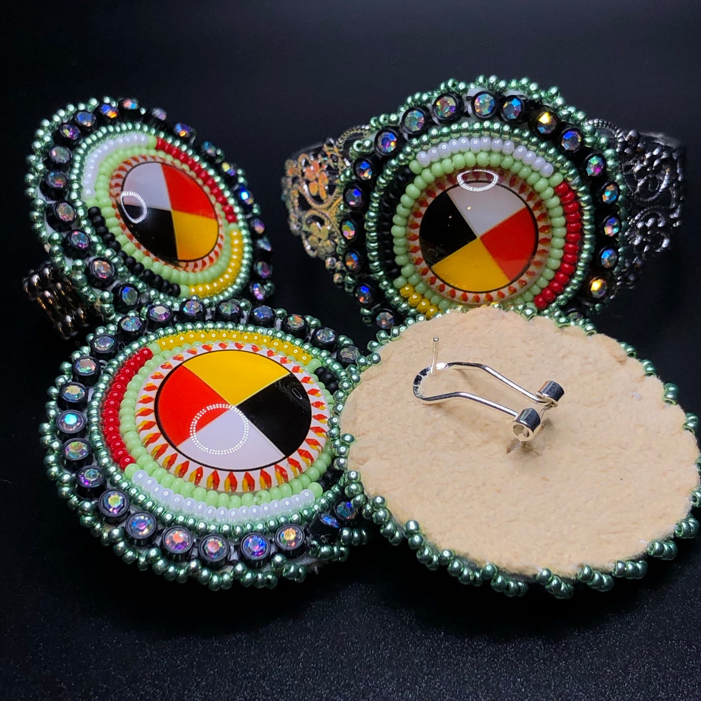 Germaine Thompson - Medicine Wheel Glass Cab Set